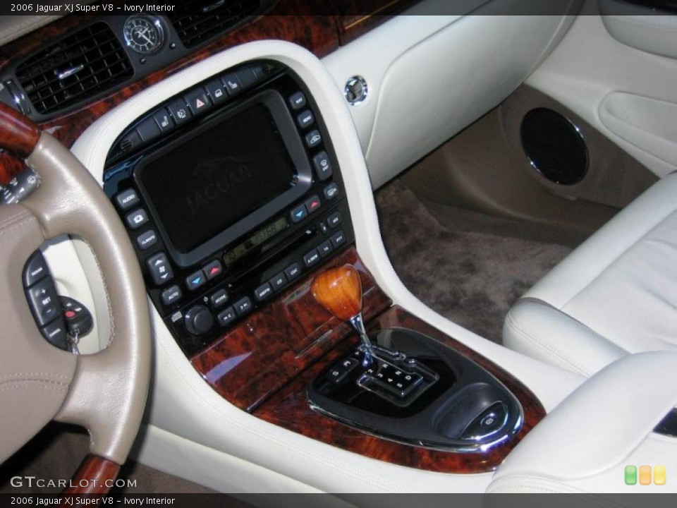 Ivory Interior Controls for the 2006 Jaguar XJ Super V8 #47519719