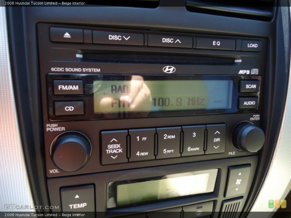 Beige Interior Controls for the 2008 Hyundai Tucson Limited #47519896