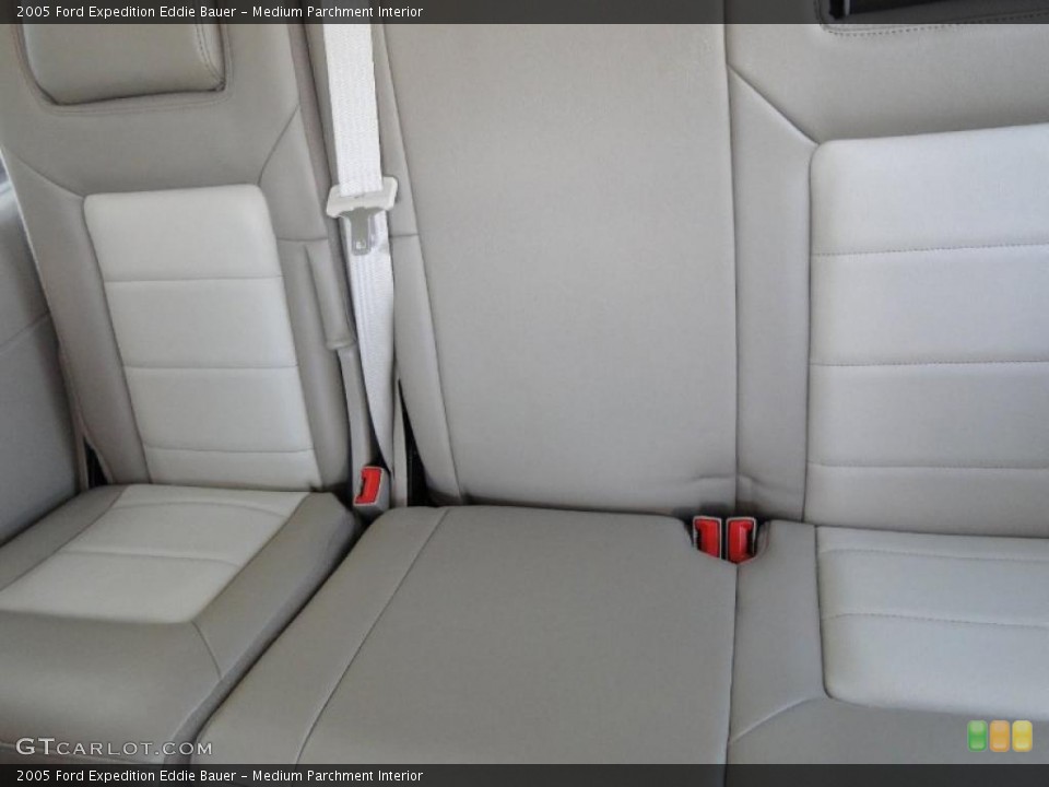 Medium Parchment Interior Photo for the 2005 Ford Expedition Eddie Bauer #47522659