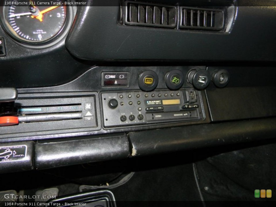 Black Interior Controls for the 1984 Porsche 911 Carrera Targa #47524105