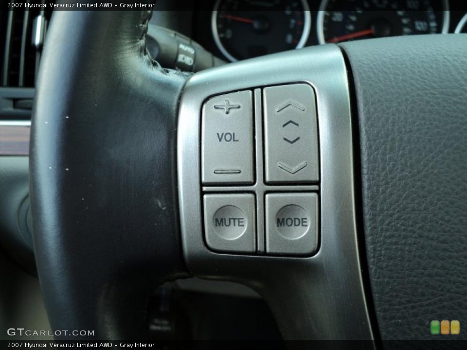 Gray Interior Controls for the 2007 Hyundai Veracruz Limited AWD #47525296