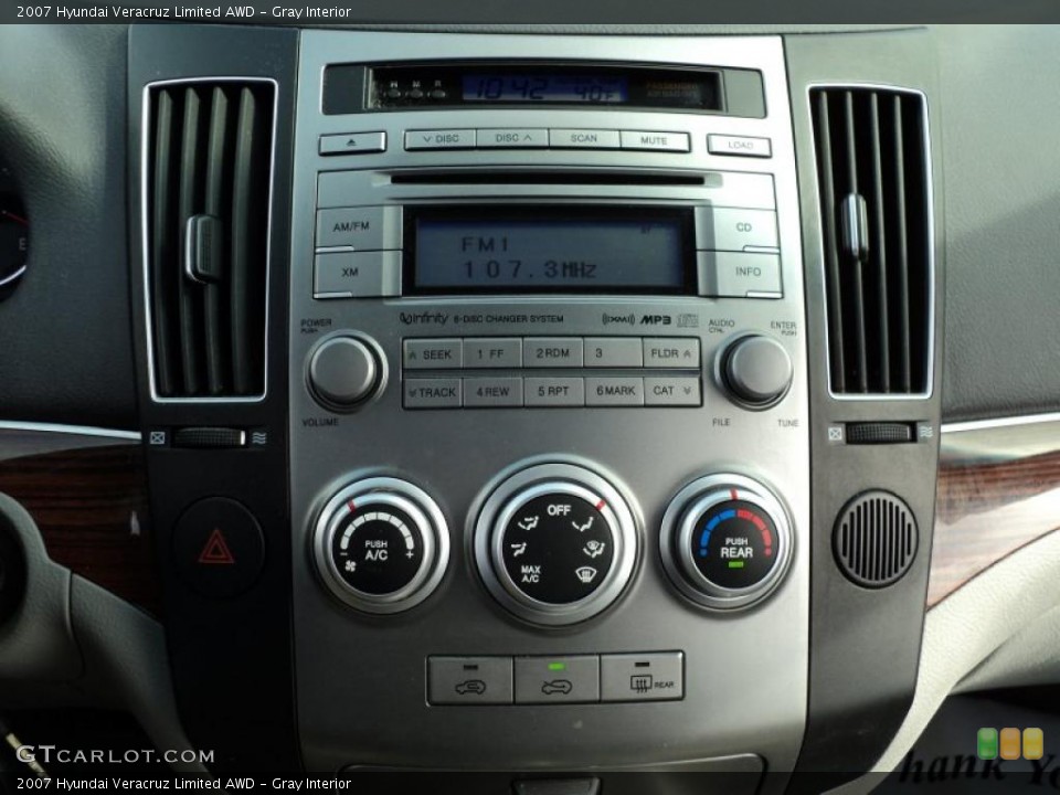Gray Interior Controls for the 2007 Hyundai Veracruz Limited AWD #47525314