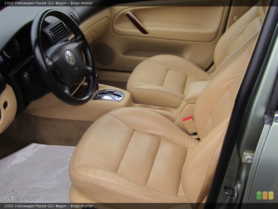 Beige Interior Photo for the 2003 Volkswagen Passat GLX Wagon #47526115