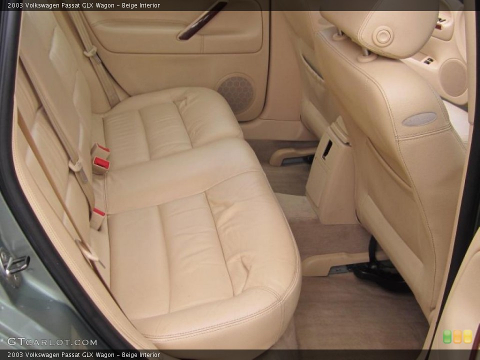 Beige Interior Photo for the 2003 Volkswagen Passat GLX Wagon #47526148