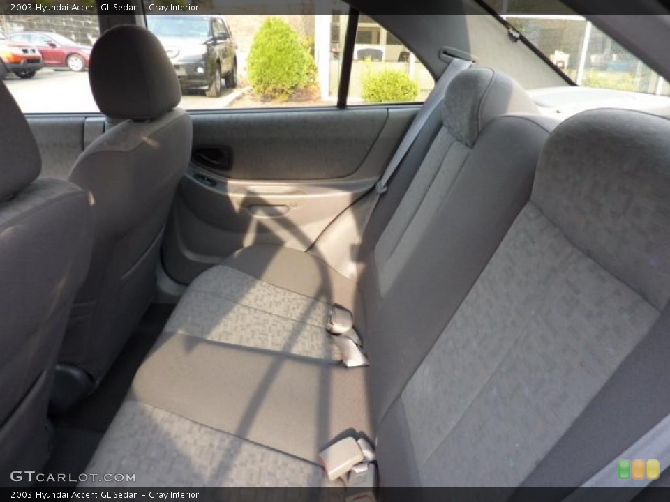 Gray Interior Photo for the 2003 Hyundai Accent GL Sedan #47542988