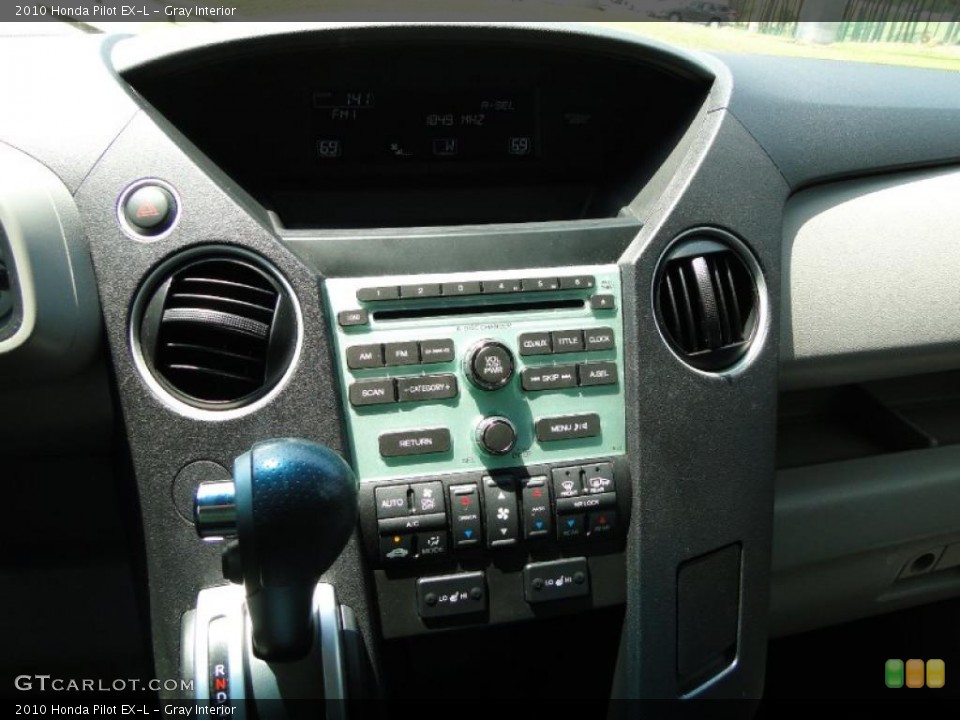 Gray Interior Controls for the 2010 Honda Pilot EX-L #47545682