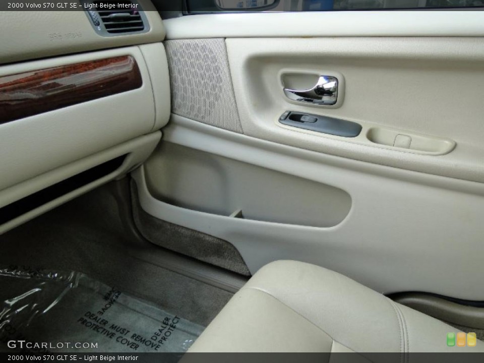 Light Beige Interior Door Panel for the 2000 Volvo S70 GLT SE #47546324