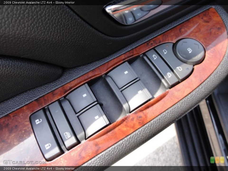 Ebony Interior Controls for the 2009 Chevrolet Avalanche LTZ 4x4 #47552756