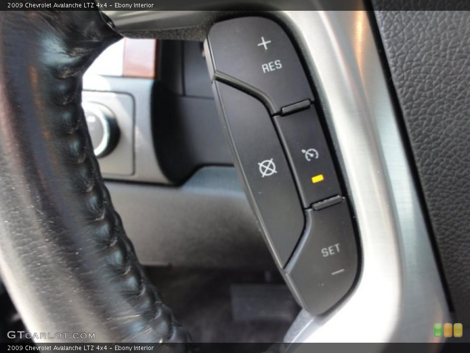 Ebony Interior Controls for the 2009 Chevrolet Avalanche LTZ 4x4 #47553310
