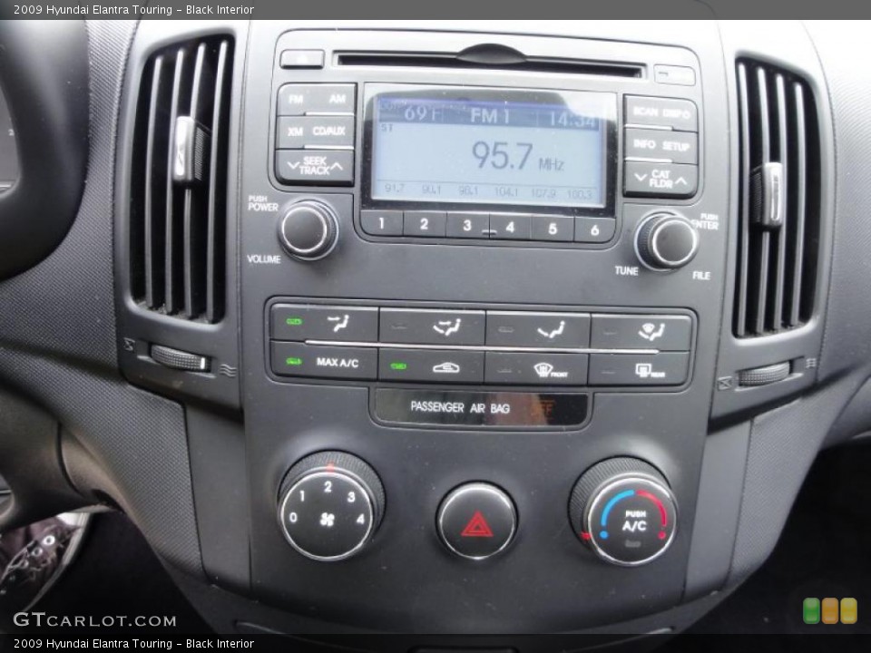 Black Interior Controls for the 2009 Hyundai Elantra Touring #47555486