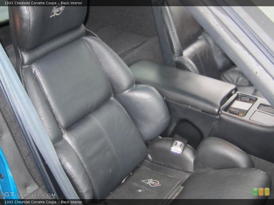 Black Interior Photo for the 1993 Chevrolet Corvette Coupe #47556989