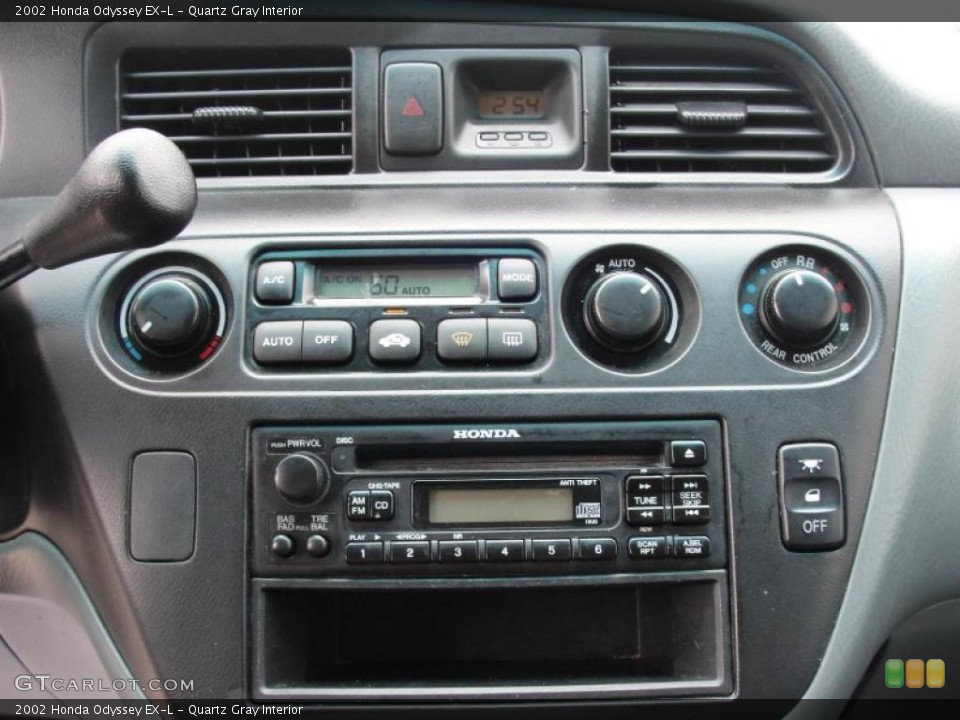 Quartz Gray Interior Controls for the 2002 Honda Odyssey EX-L #47566943