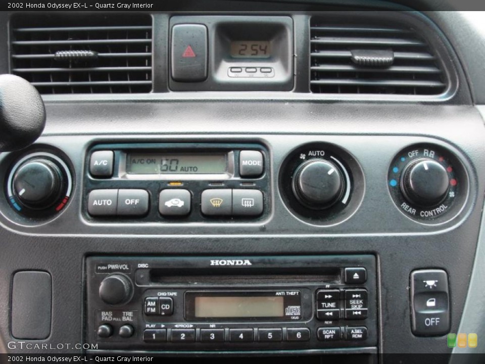 Quartz Gray Interior Controls for the 2002 Honda Odyssey EX-L #47566979