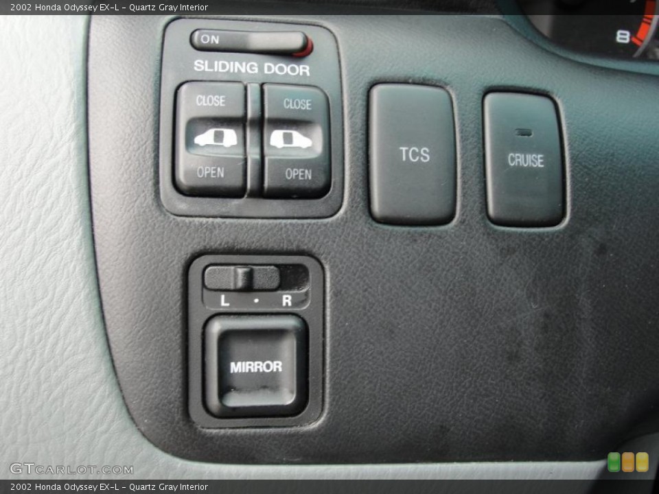 Quartz Gray Interior Controls for the 2002 Honda Odyssey EX-L #47567051