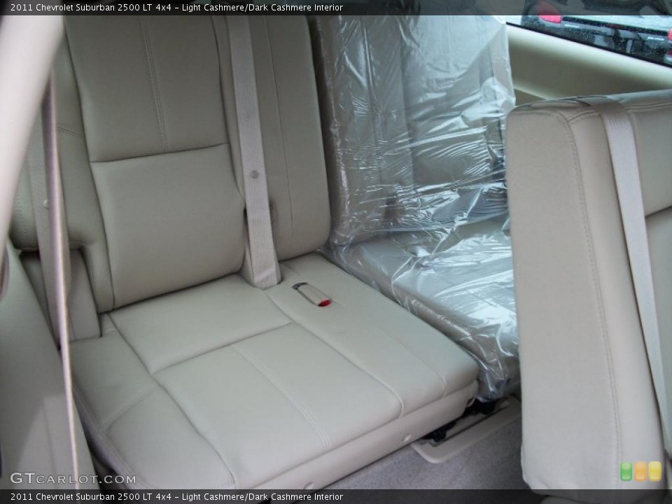 Light Cashmere/Dark Cashmere Interior Photo for the 2011 Chevrolet Suburban 2500 LT 4x4 #47569184