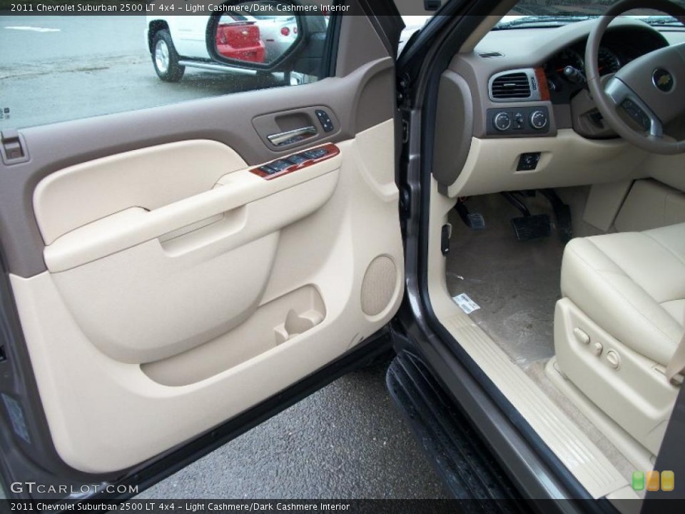 Light Cashmere/Dark Cashmere Interior Photo for the 2011 Chevrolet Suburban 2500 LT 4x4 #47569301