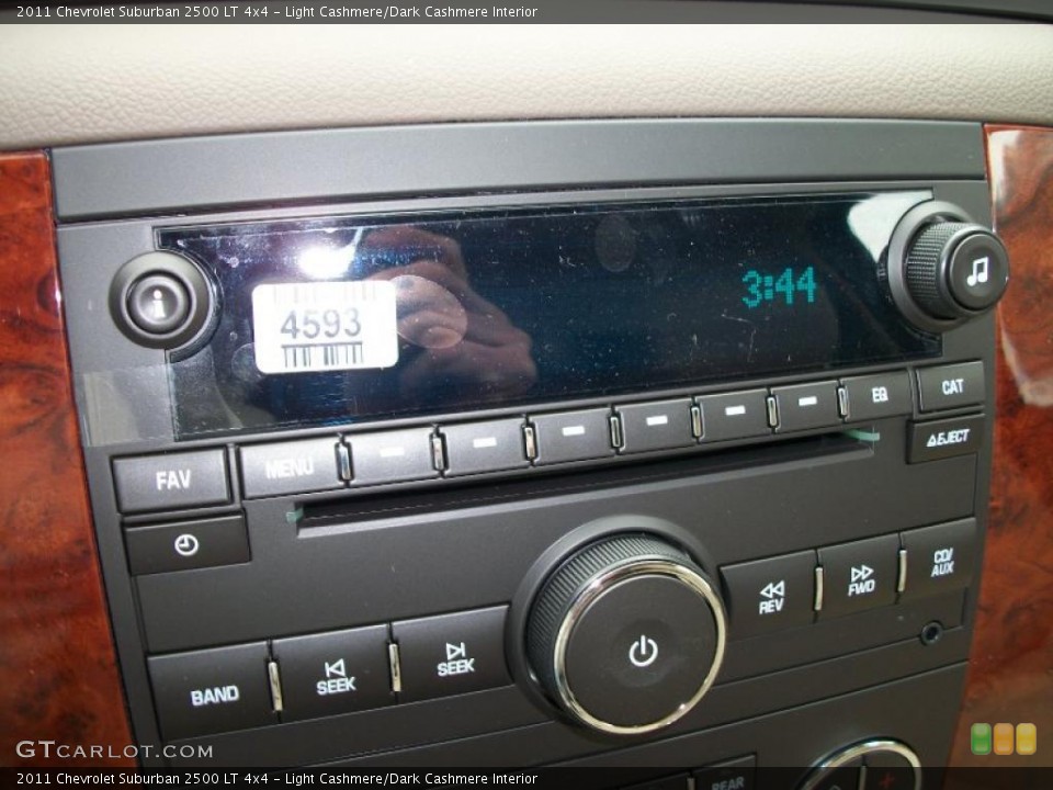 Light Cashmere/Dark Cashmere Interior Controls for the 2011 Chevrolet Suburban 2500 LT 4x4 #47569418