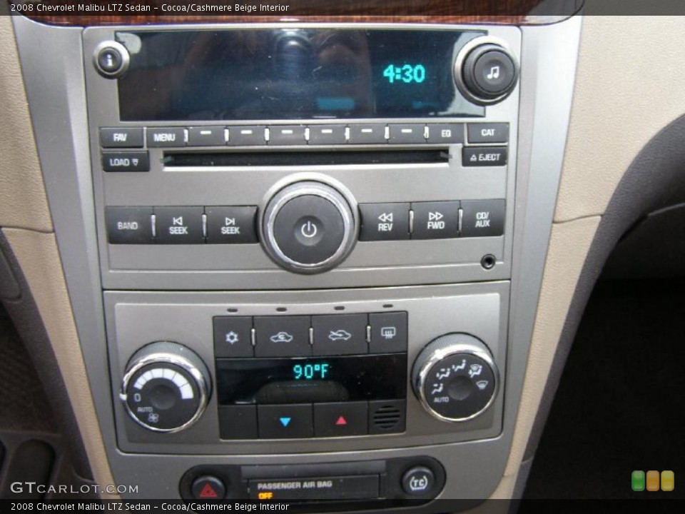 Cocoa/Cashmere Beige Interior Controls for the 2008 Chevrolet Malibu LTZ Sedan #47573756