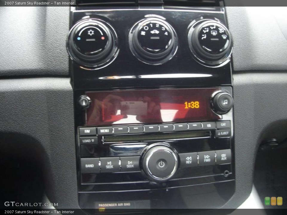 Tan Interior Controls for the 2007 Saturn Sky Roadster #47579594