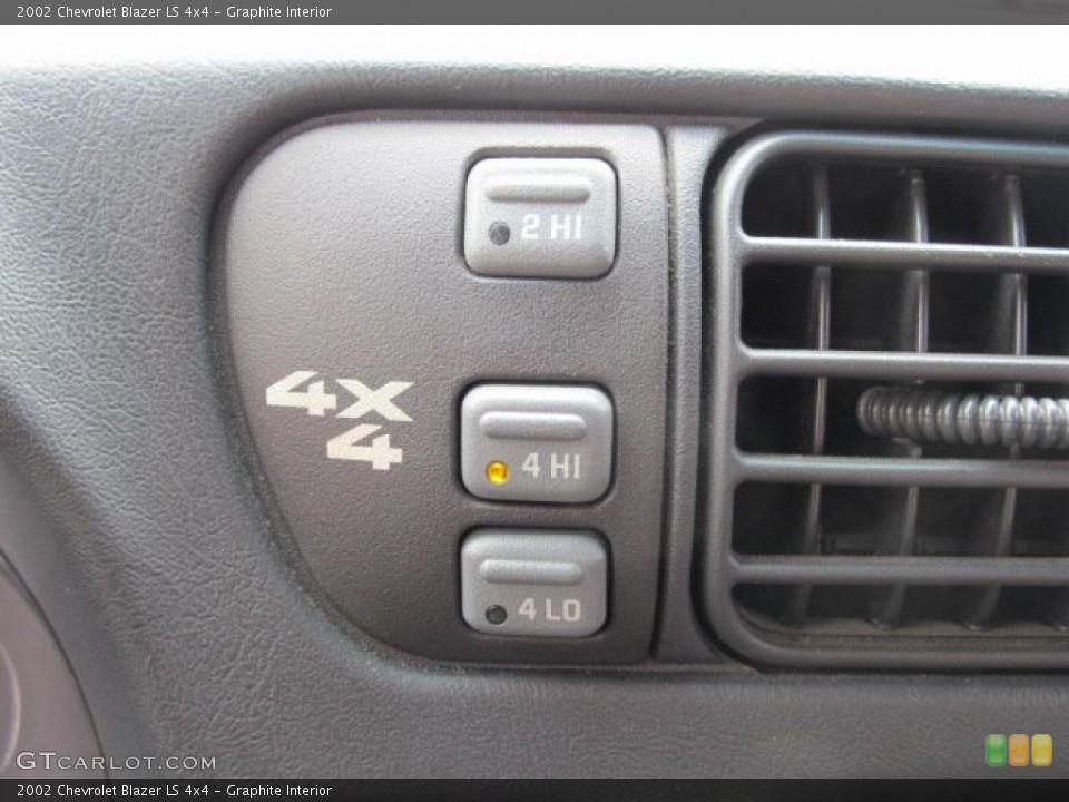 Graphite Interior Controls for the 2002 Chevrolet Blazer LS 4x4 #47588275