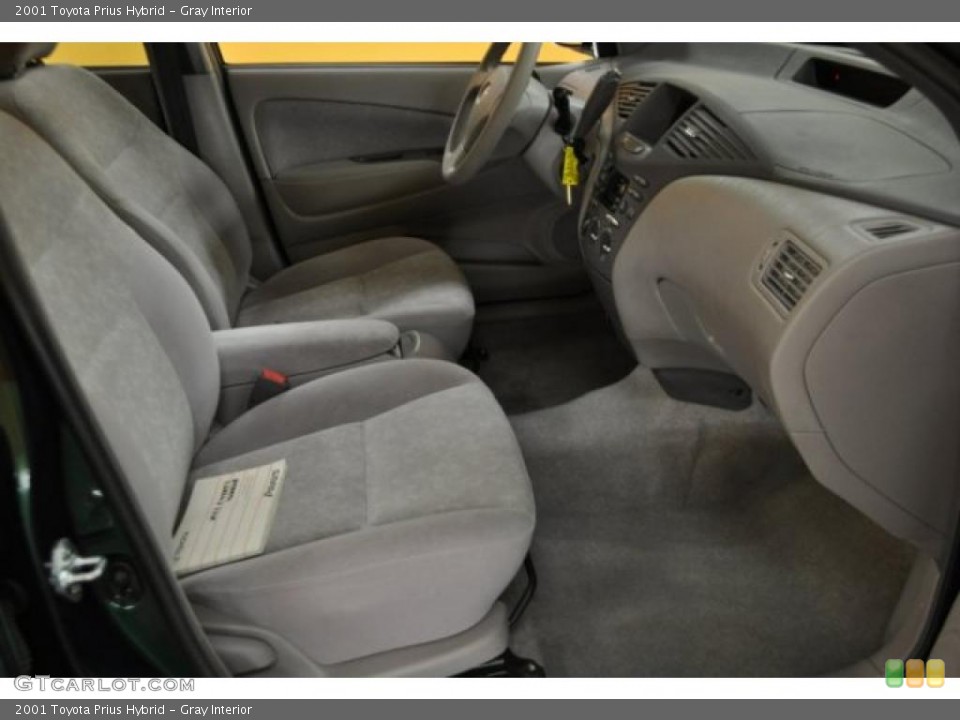 Gray Interior Photo for the 2001 Toyota Prius Hybrid #47591005