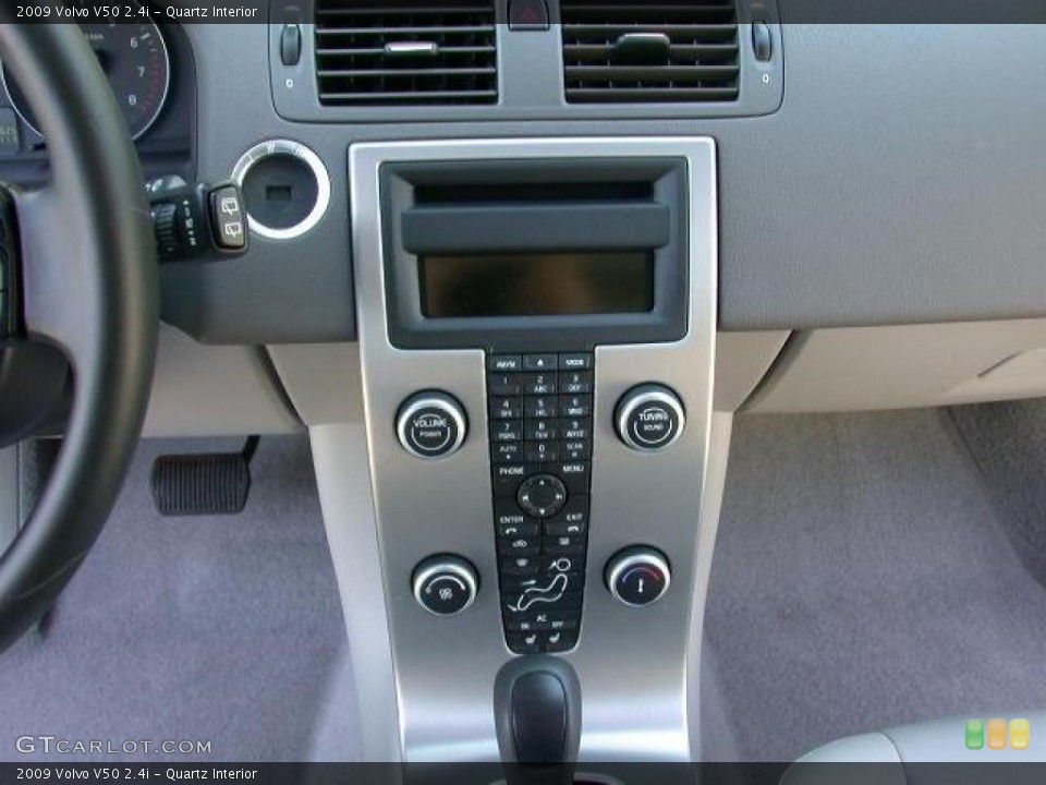 Quartz Interior Controls for the 2009 Volvo V50 2.4i #47595178