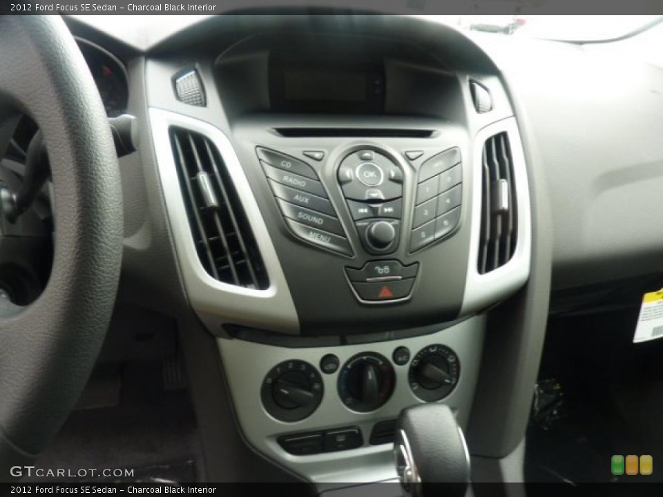 Charcoal Black Interior Controls for the 2012 Ford Focus SE Sedan #47596510