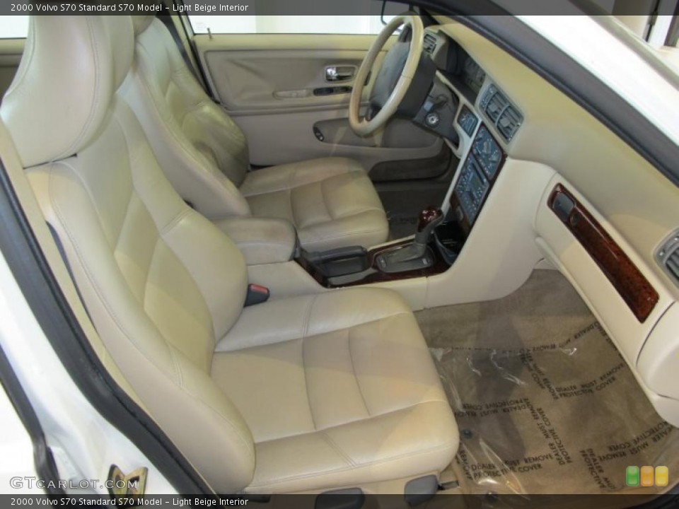 Light Beige Interior Photo for the 2000 Volvo S70  #47599028