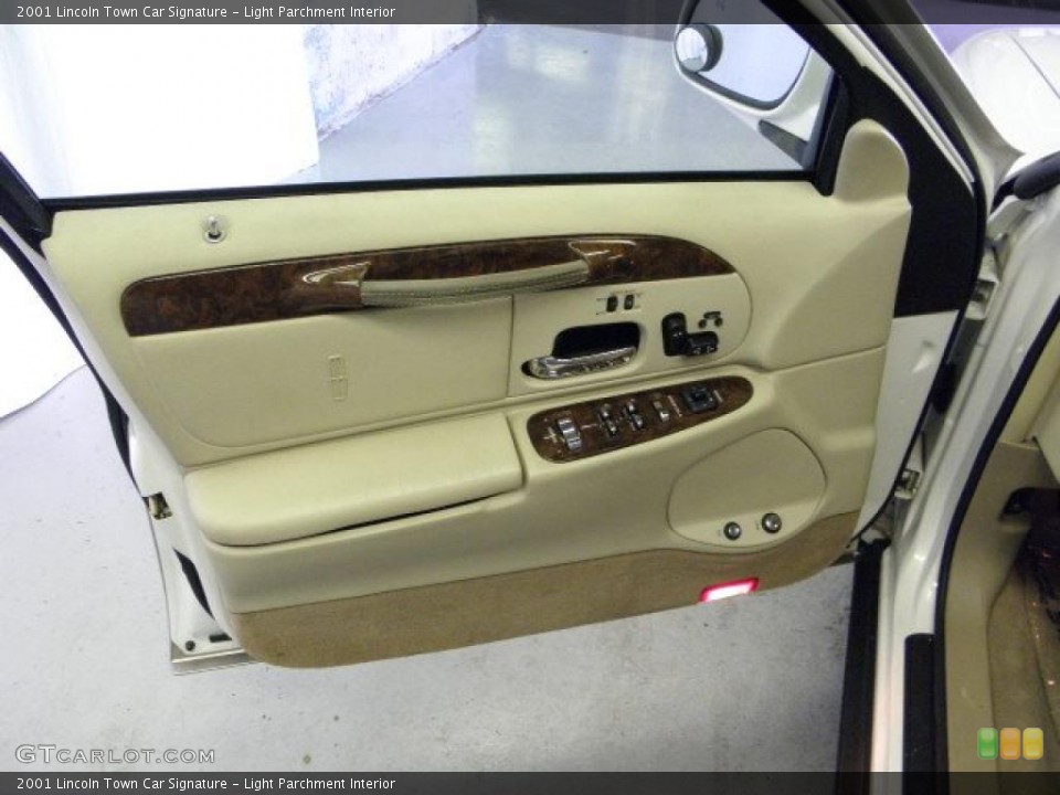 Light Parchment Interior Door Panel for the 2001 Lincoln Town Car Signature #47608490