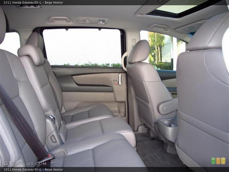 Beige Interior Photo for the 2011 Honda Odyssey EX-L #47610758
