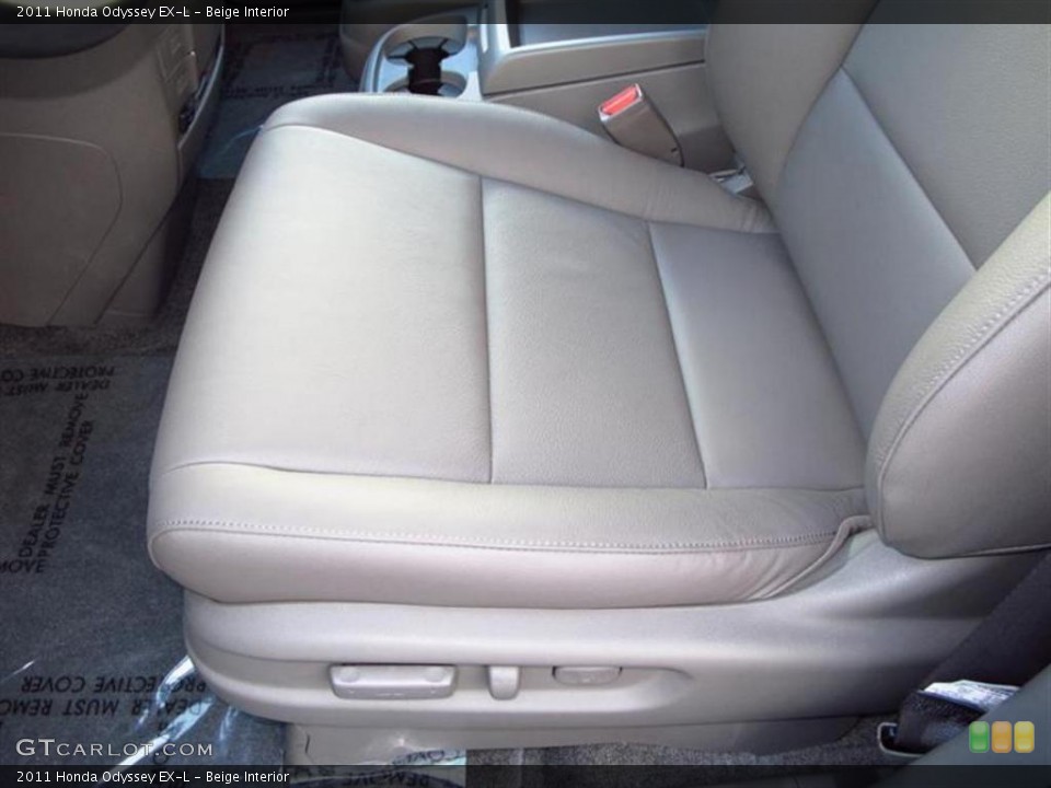 Beige Interior Photo for the 2011 Honda Odyssey EX-L #47610794