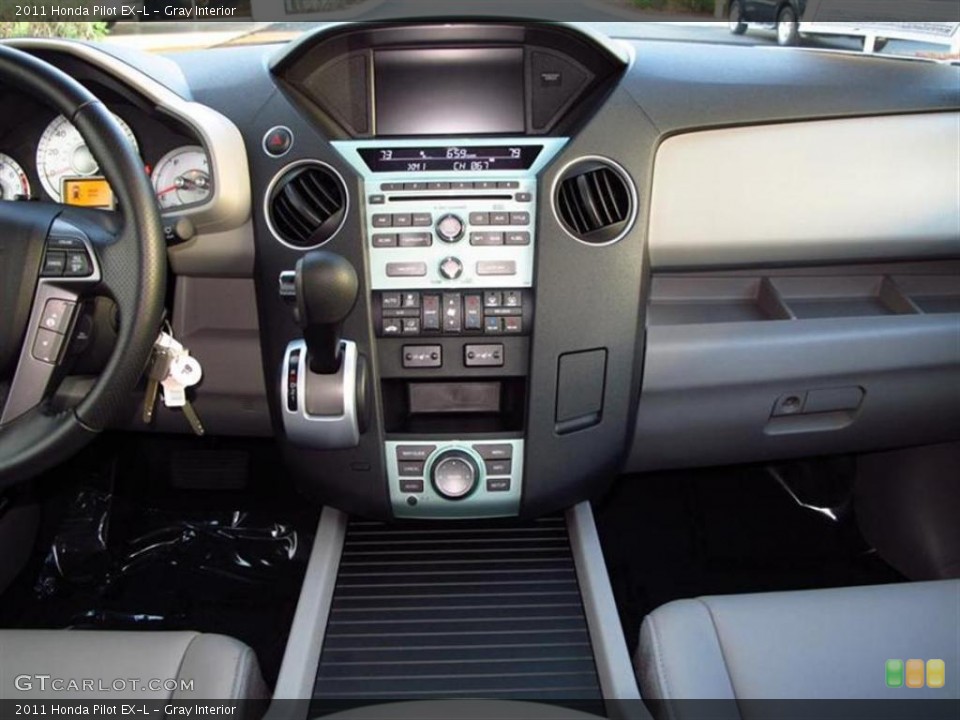 Gray Interior Controls for the 2011 Honda Pilot EX-L #47611358