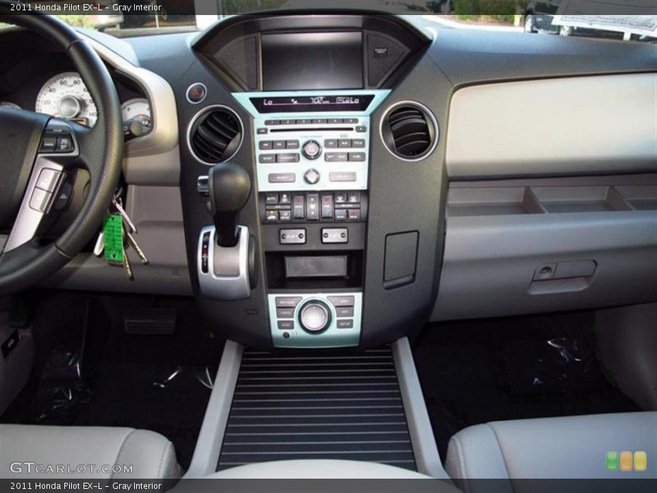 Gray Interior Controls for the 2011 Honda Pilot EX-L #47611670