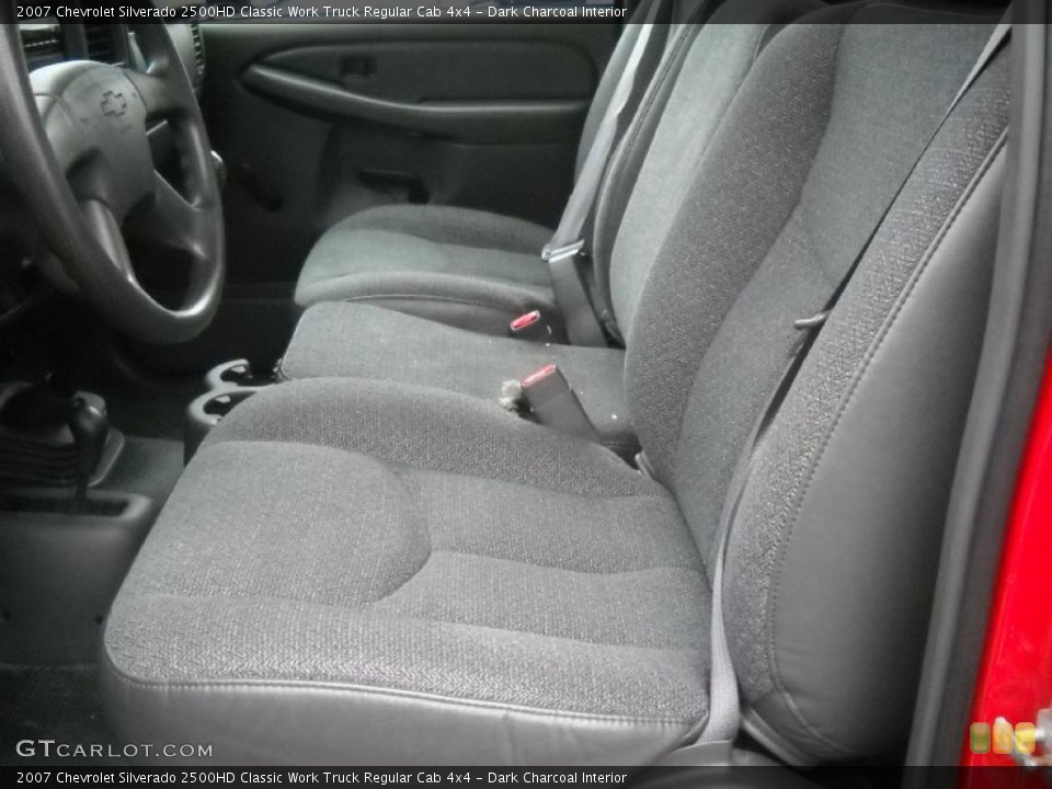 Dark Charcoal Interior Photo for the 2007 Chevrolet Silverado 2500HD Classic Work Truck Regular Cab 4x4 #47612540