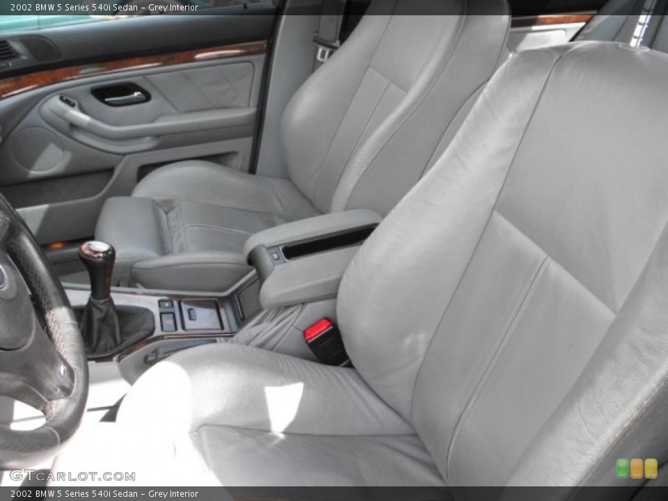 Grey Interior Photo for the 2002 BMW 5 Series 540i Sedan #47613227