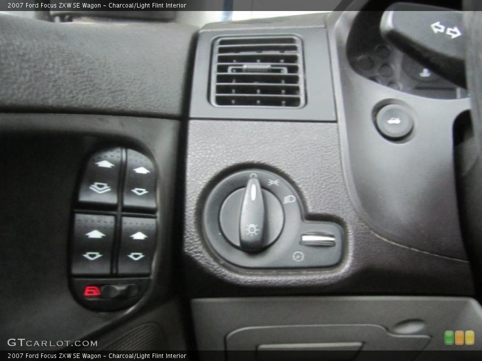 Charcoal/Light Flint Interior Controls for the 2007 Ford Focus ZXW SE Wagon #47617331