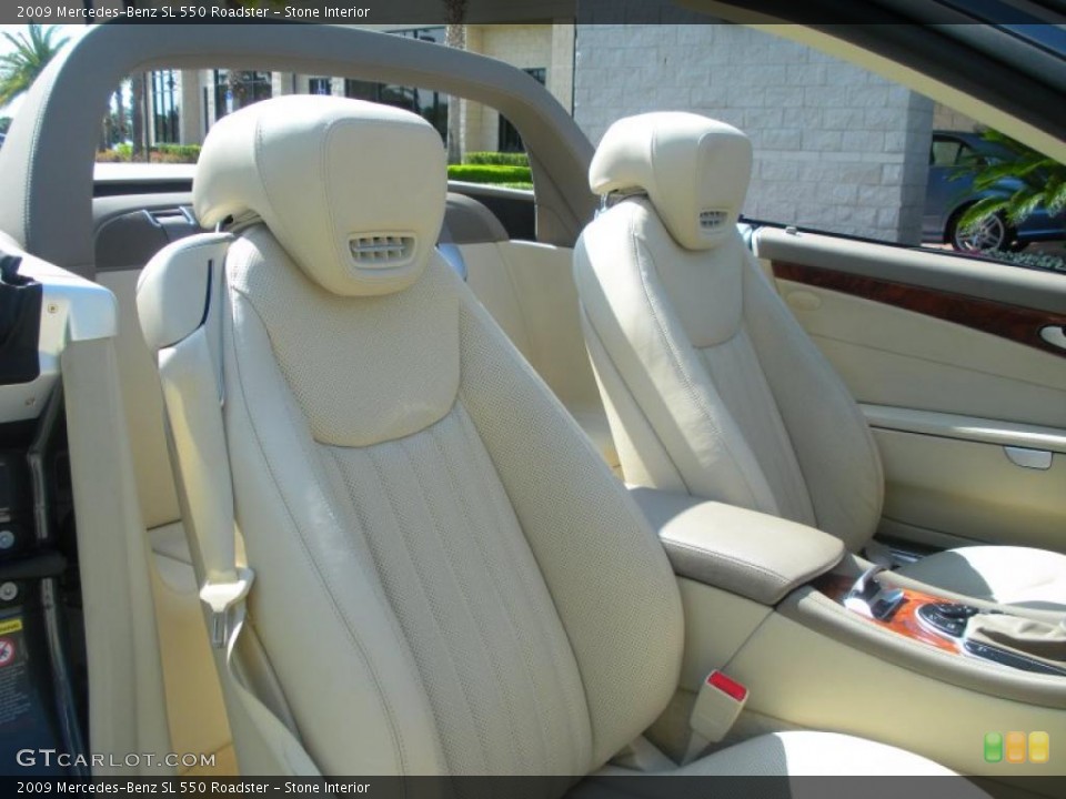 Stone Interior Photo for the 2009 Mercedes-Benz SL 550 Roadster #47618579