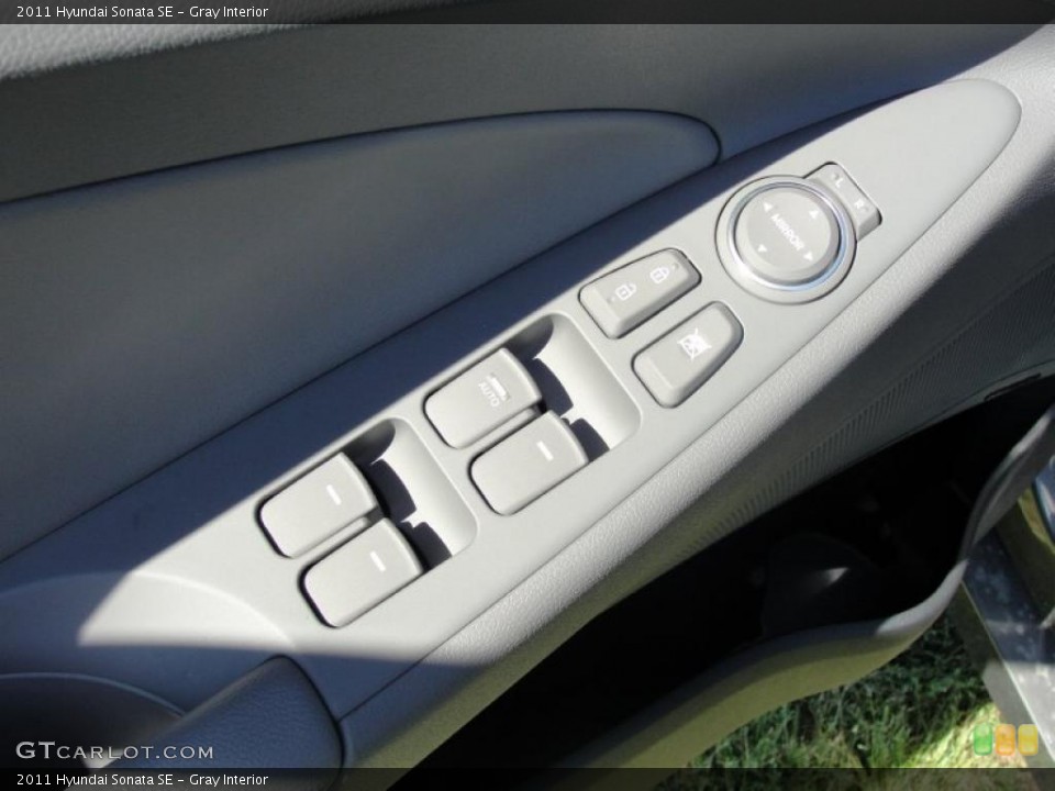Gray Interior Controls for the 2011 Hyundai Sonata SE #47624639