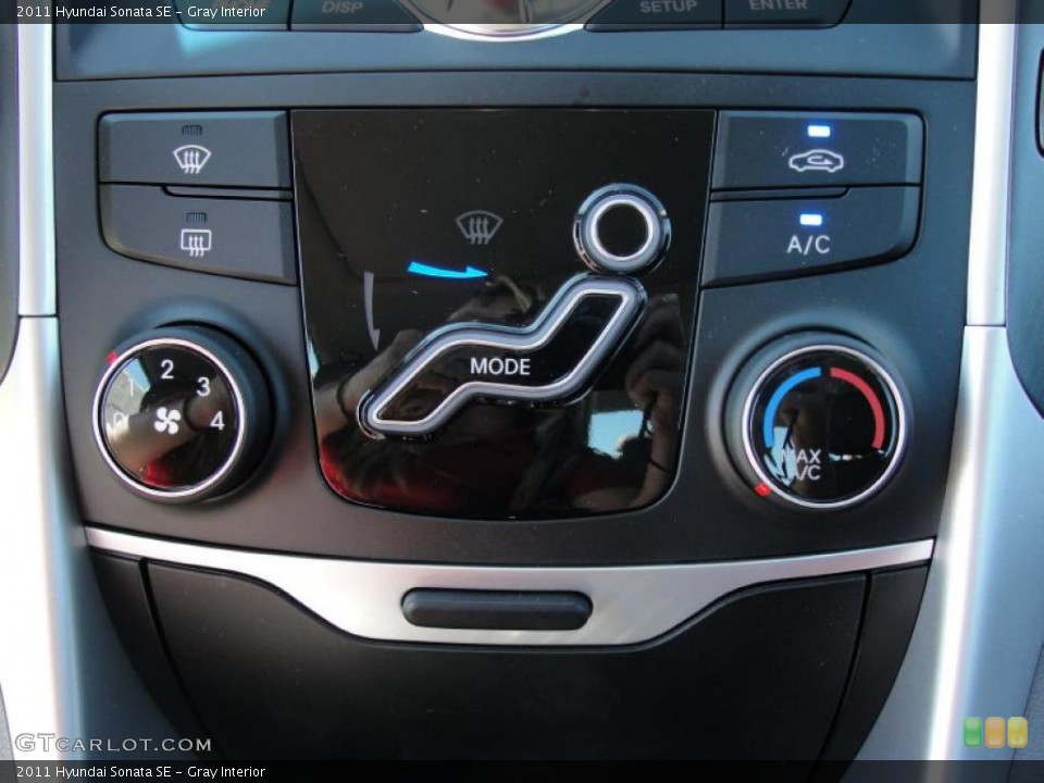 Gray Interior Controls for the 2011 Hyundai Sonata SE #47624753