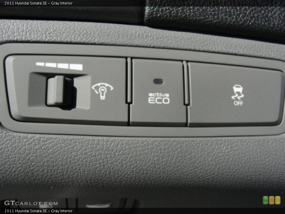 Gray Interior Controls for the 2011 Hyundai Sonata SE #47624837
