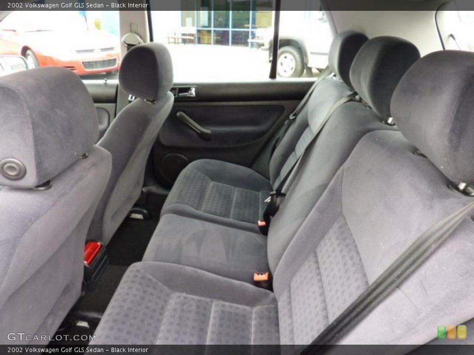 Black Interior Photo for the 2002 Volkswagen Golf GLS Sedan #47638237