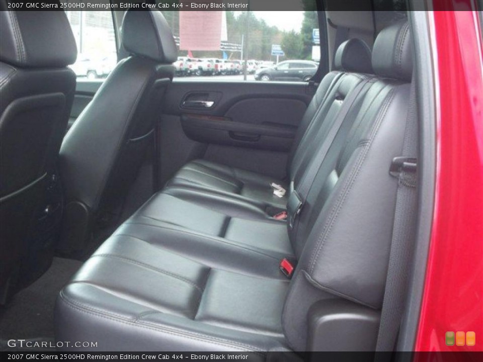 Ebony Black Interior Photo for the 2007 GMC Sierra 2500HD Remington Edition Crew Cab 4x4 #47645530