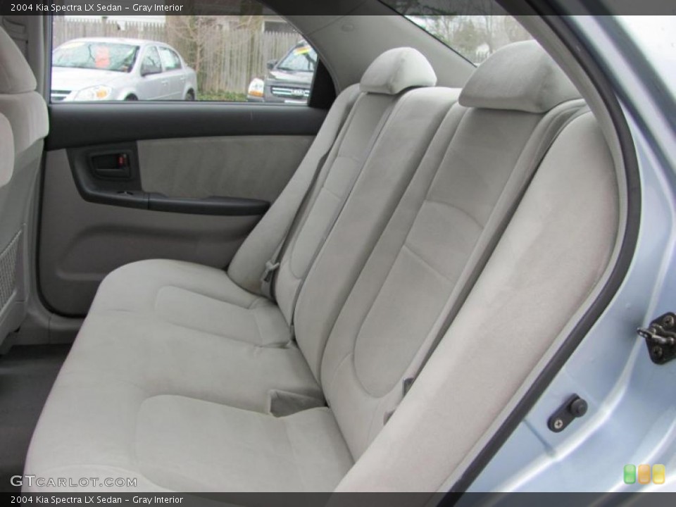 Gray Interior Photo for the 2004 Kia Spectra LX Sedan #47651323