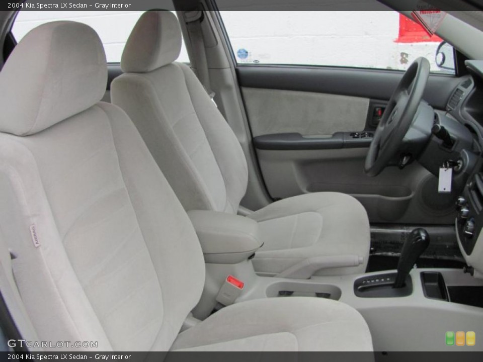 Gray Interior Photo for the 2004 Kia Spectra LX Sedan #47651413