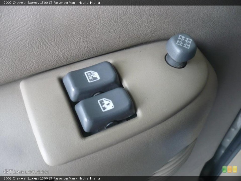 Neutral Interior Controls for the 2002 Chevrolet Express 1500 LT Passenger Van #47651830