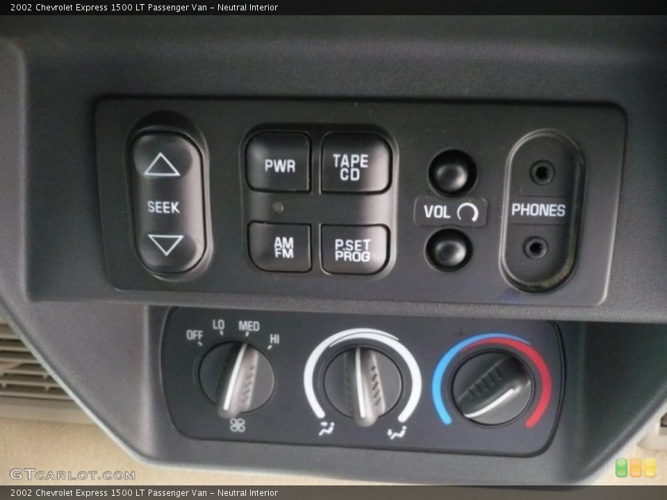 Neutral Interior Controls for the 2002 Chevrolet Express 1500 LT Passenger Van #47651971