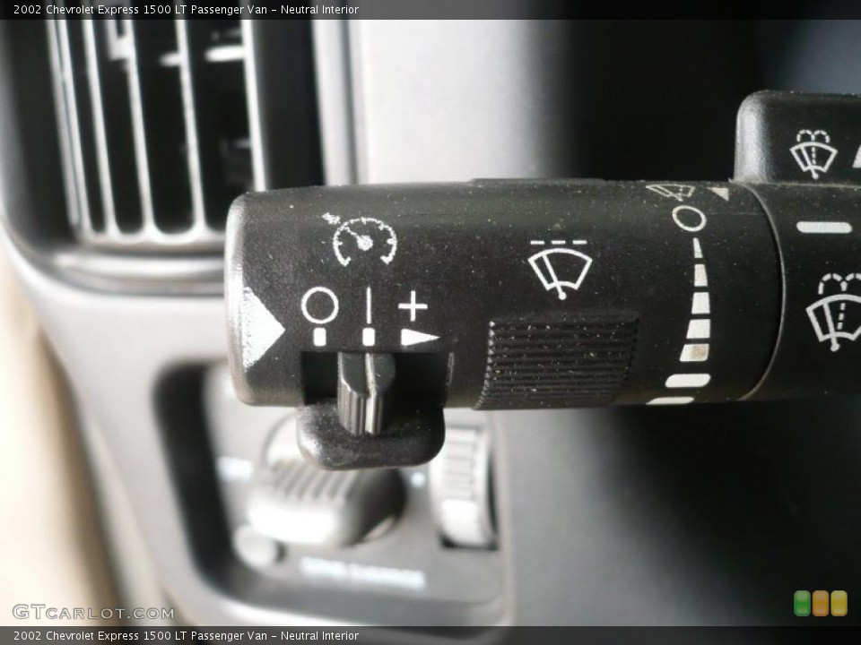 Neutral Interior Controls for the 2002 Chevrolet Express 1500 LT Passenger Van #47652022