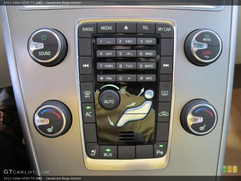 Sandstone Beige Interior Controls for the 2011 Volvo XC60 T6 AWD #47652070
