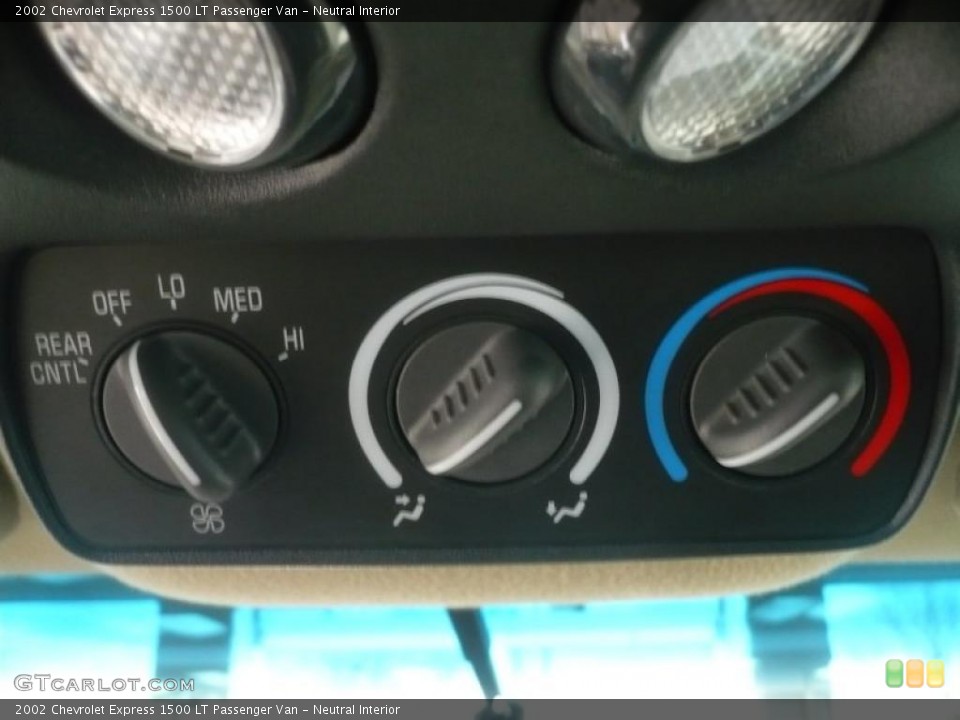 Neutral Interior Controls for the 2002 Chevrolet Express 1500 LT Passenger Van #47652097