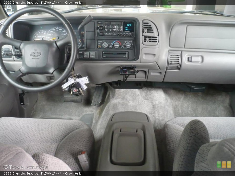 Gray Interior Dashboard for the 1999 Chevrolet Suburban K1500 LS 4x4 #47652421